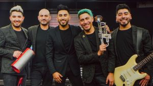Kanela es denunciado por agresión a guitarrista de Noche de Brujas