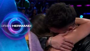 Bombín lo pierde todo: Alessia aclara que no están pololeando y que no es del gusto de su familia