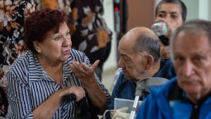 Bono Cuidador de Adultos Mayores y personas con dependencia: los requisitos y cuál es el monto