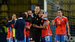 Tiane Endler anuncia su adiós de la Roja: 