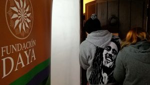 Chocolates, helados y paseos: Fundación Daya es acusada de irregularidades en rendición de $200 millones en convenios