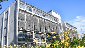 PDI allana municipalidad de Maipú e incauta material informático en investigación contra Cathy Barriga