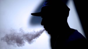 En qué consiste la nueva ley que regula los cigarrillos electrónicos o vapeadores
