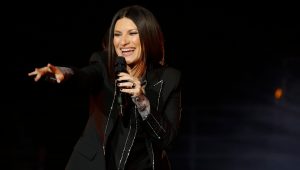 Festival de Viña 2024: Laura Pausini aparece como primera confirmada y se negocia con Peso Pluma