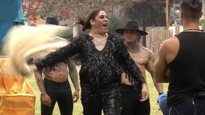 VIDEO - Así fue la celebrada llegada de Botota Fox a Tierra Brava