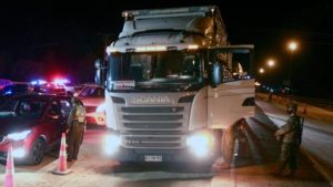 Carabinero en activo y otro dado de baja caen tras captura de banda que robaba camiones