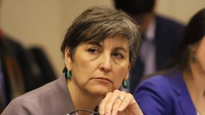 Tras propuesta de reducir a un tercio la deuda de isapres: ministra Aguilera descartó perdonazo