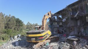 FOTOS - ¿Cuál será el futuro de las familias?: los motivos detrás del desalojo y demolición de un edificio Talcahuano