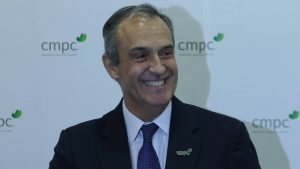 Presidente de CMPC es reconocido por Facultad de Economía y Negocios de la U. de Chile