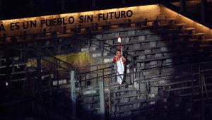 VIDEOS - De la guagua de Boric a la vuelta de Los Tres: los momentos destacados que dejó el inicio de Santiago 2023