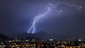Las diez comunas de la RM bajo Alerta Temprana Preventiva por tormentas eléctricas