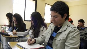 Denuncian graves irregularidades en los exámenes libres para adultos