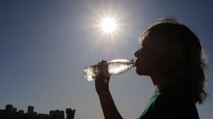 Mucho calor y altas temperaturas: los efectos que producirá El Niño durante el verano en Chile