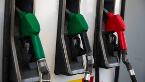 Fuerte caída en sus precios: cuánto bajarán las bencinas este jueves