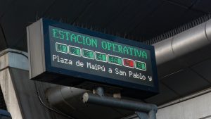 Partido Chile - Paraguay: Metro anuncia modificaciones en horarios y accesos