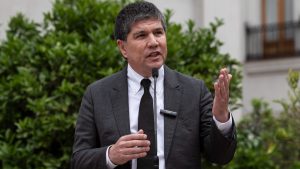 Las tajantes respuestas del ministro Monsalve ante críticas por seguridad del presidente Boric