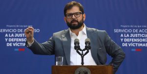 Presidente Boric designa al nuevo embajador de Chile en Argentina: es José Antonio Viera Gallo