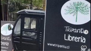 Roban librería infantil en Providencia: carrito fue desmantelado y dejado en vía pública