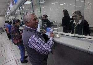 Comenzó el pago del aguinaldo de Navidad: revisa con tu RUT si te corresponde el beneficio