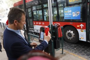 En cuatro simples pasos: cómo pagar el transporte público con tu celular
