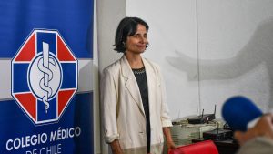 Quién es Anamaría Arriagada, la nueva presidenta del Colegio Médico