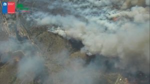 Evacuaciones y alerta roja: lo que han dejado los nuevos incendios forestales en la zona central