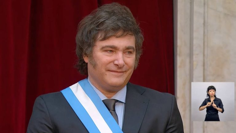 VIDEOS - Zelenski, discurso de espaldas al Congreso y más: los momentos que marcaron el cambio de mando en Argentina