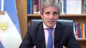 Obras públicas paralizadas y devaluación del peso: las primeras medidas económicas del gobierno de Milei