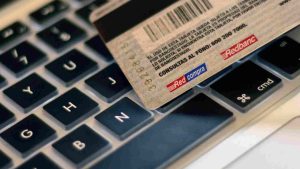 Compras de Navidad: cómo protegerse de las estafas cibernéticas