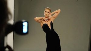 ¿Cuáles son las causas del síndrome de la persona rígida que afecta a Céline Dion?
