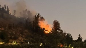 VIDEOS - Incendio se registra en el cerro San Cristóbal