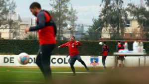 Todo lo que se sabe de las irregularidades que habrían cometido jugadores de Colo Colo para tener licencia de conducir