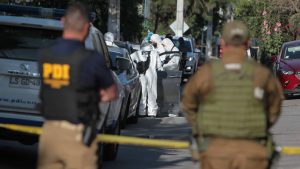 Delincuentes asesinaron a un hombre, chocaron y robaron autos en San Ramón