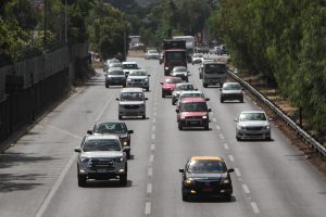 Automóvil, tornillos y aspiradora: esta es la nueva canasta básica de Chile según el INE
