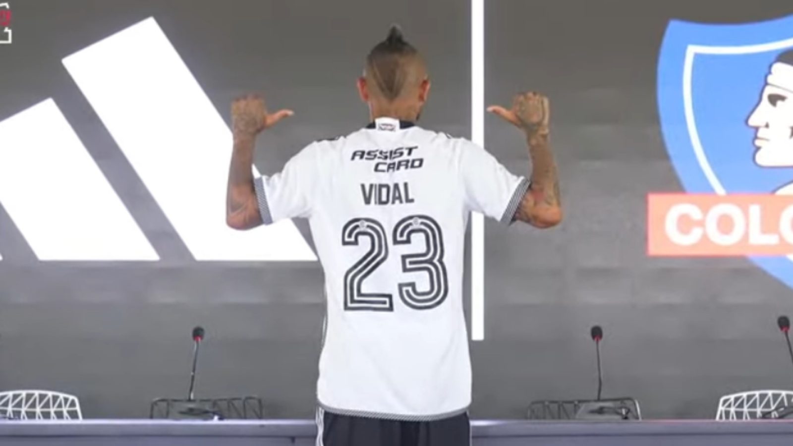 Arturo Vidal camiseta Colo Colo