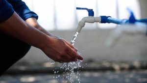 Dónde estarán los puntos de abastecimiento por el corte de agua en Providencia y Ñuñoa