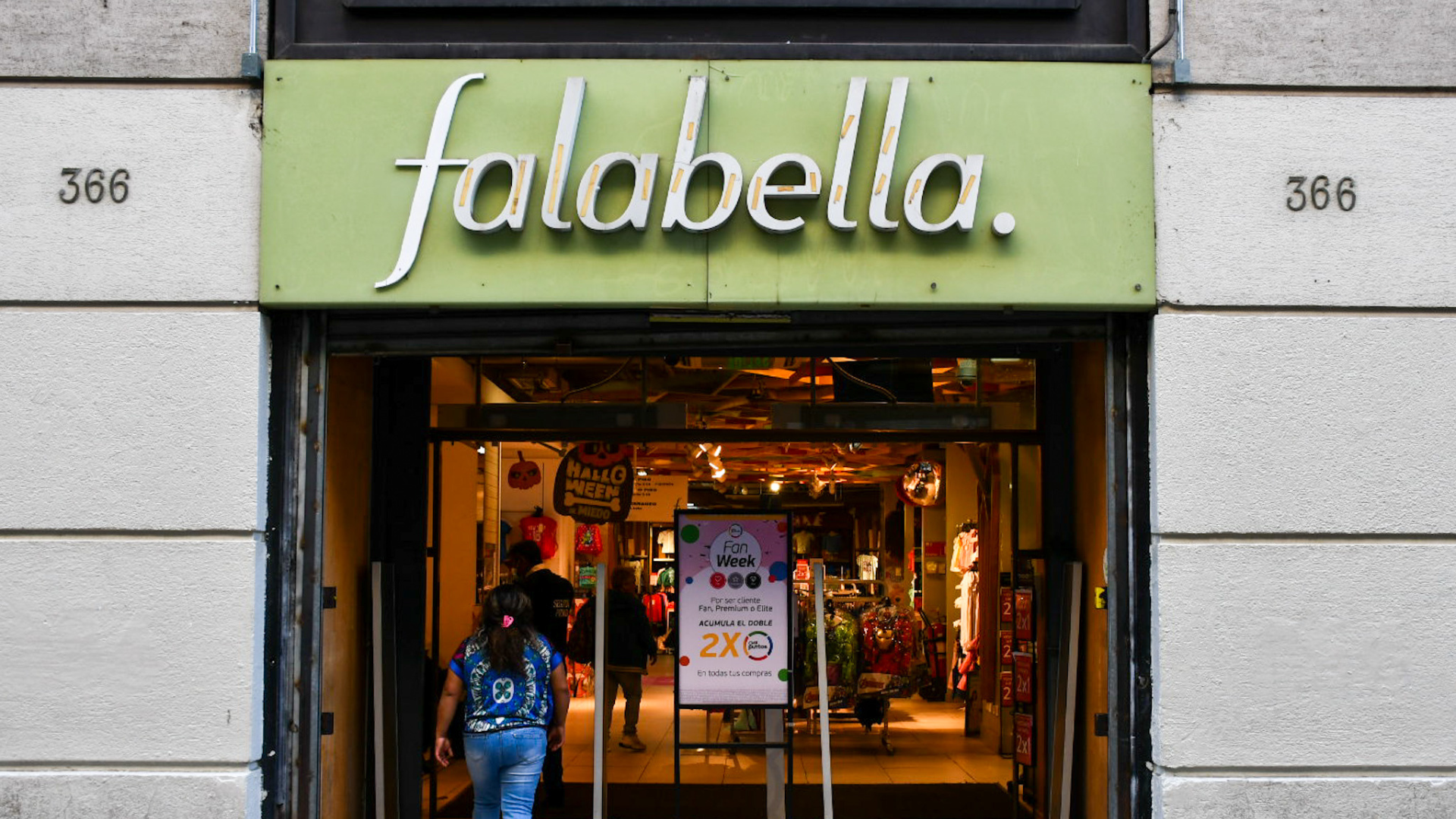 Los motivos de Falabella para cerrar su tienda ubicada en Ricardo Lyon con Providencia