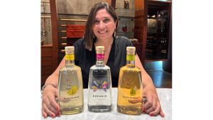 Emprendedora y enóloga busca revitalizar el aguardiente hecho en Doñihue