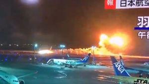 Revelan quién sería el responsable del choque de aviones en aeropuerto de Japón