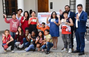 Junaeb y Teatro a Mil firman convenio que permitirá descuentos en la cartelera 2024