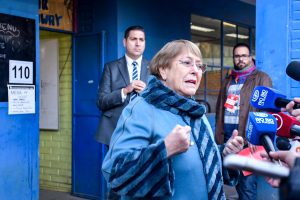 Michelle Bachelet por candidatura presidencial: “Es tiempo de dejar que otro tome esas banderas”