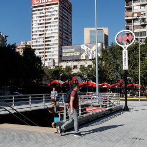 metro estación baquedano (1)