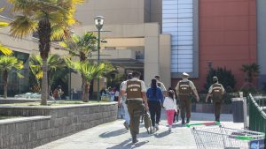 Reportan violento asalto en Mall Florida Center: Delincuentes retuvieron a clientes