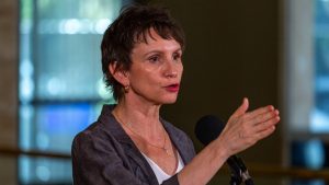 La Moneda se suma a polémica por Peso Pluma: 