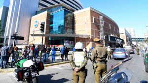 Emergencia en Mall de Viña del Mar: hay 30 personas intoxicadas y 250 evacuadas