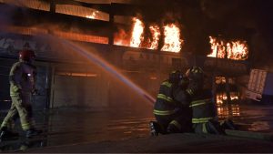 VIDEOS - Las secuelas que dejó el gran incendio que afectó a la Zofri de Iquique