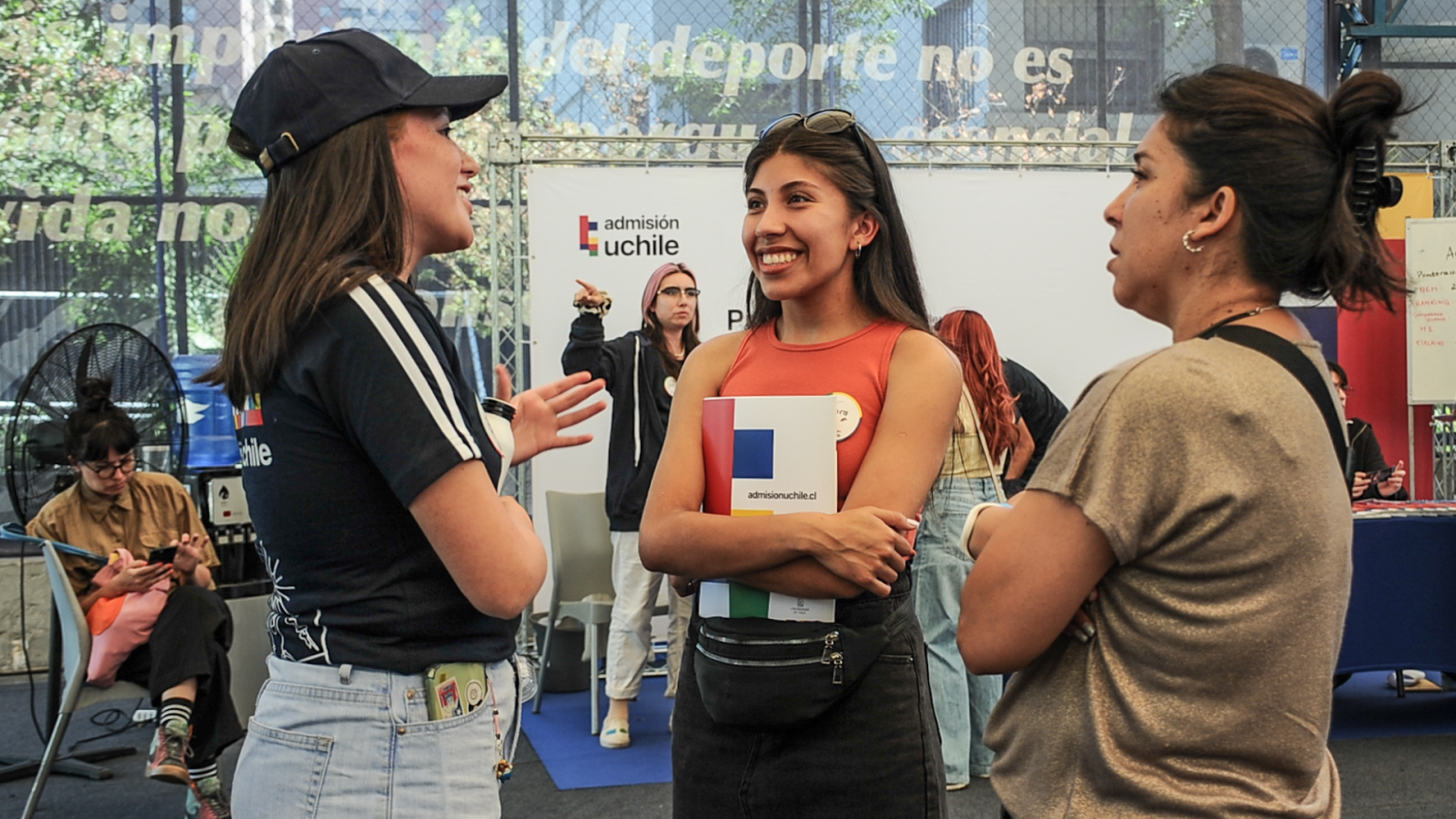 Admisión 2024: mujeres seleccionadas en carreras de ciencia y tecnología (STEM) aumentan 16,8%
