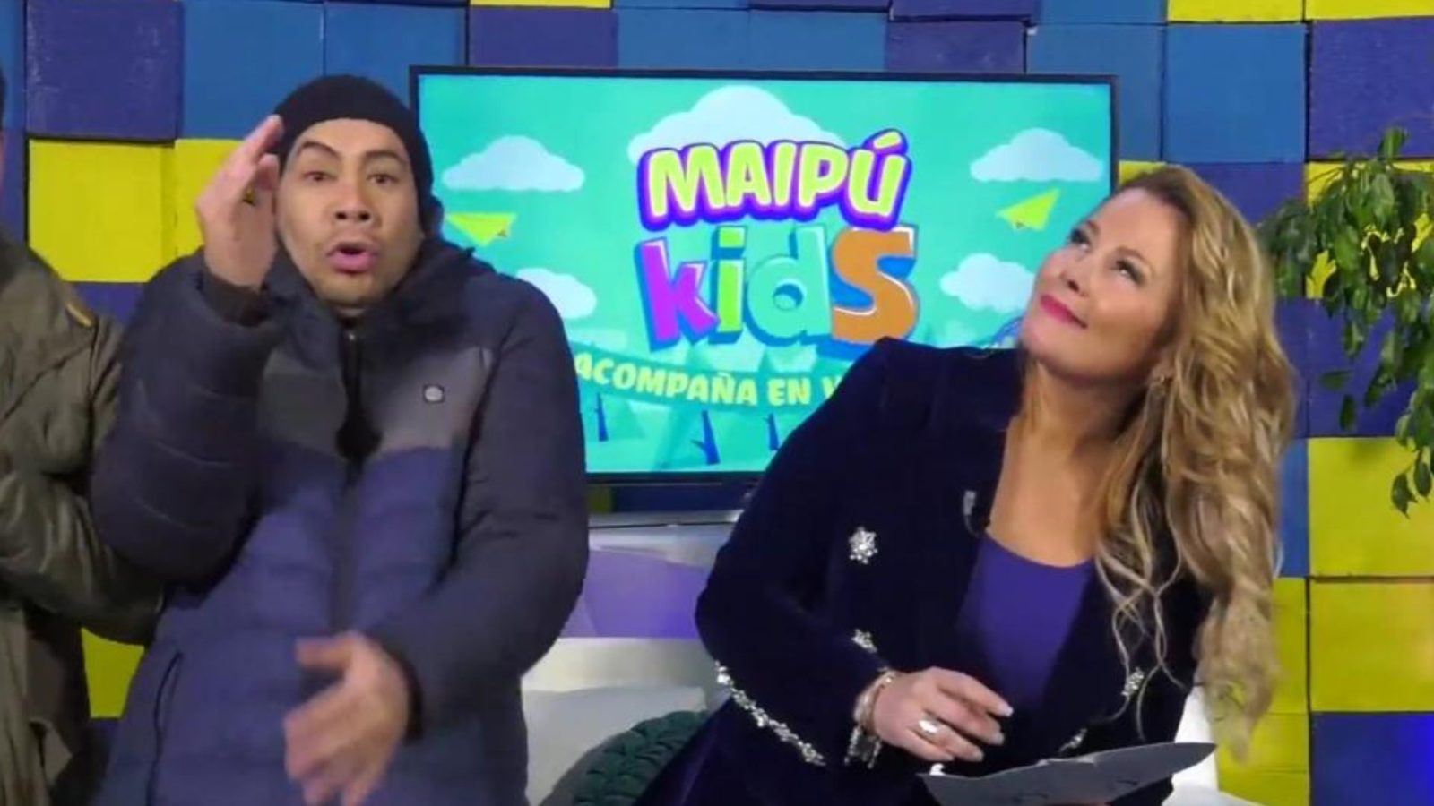 funcionario bailarín de matinal de Cathy Barriga