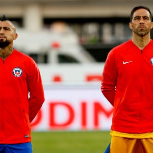 Arturo Vidal vuelve a Colo Colo Claudio Bravo