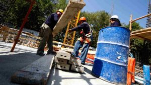 Últimos cupos: cómo postular a los cursos gratuitos del Sence para ser maestro de la construcción